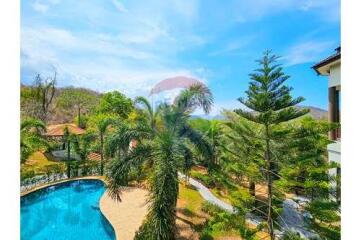 Grand Luxury Mansion in a Great Location of Hua Hin, Soi 88 For Sale