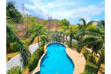 Grand Luxury Mansion in a Great Location of Hua Hin, Soi 88 For Sale