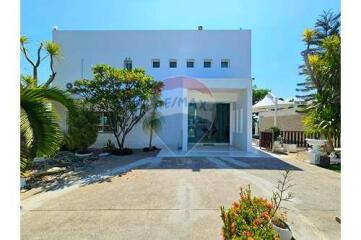 4 Bed 4 Bath Private Villa with Panorama Mountain Villa For Sale