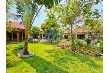 Private Modern Tropical Villa, 5 Bed 5 Bath in Sam Roi Yod For Sale