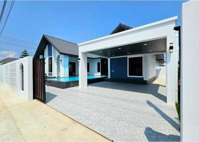 Brand New Modern Villa in Sam Pra Ya area, 3 Bed 3 Bath For Sale