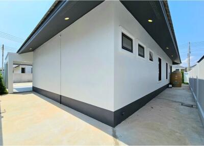 Brand New Modern Villa in Sam Pra Ya area, 3 Bed 3 Bath For Sale