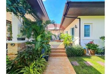 3 Bed 2.5 Bath Nice Villa Hua Hin Soi 6 For Sale