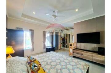 3 Bed 2.5 Bath Nice Villa Hua Hin Soi 6 For Sale