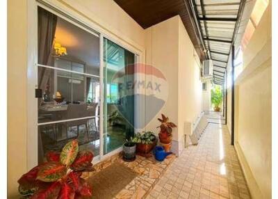 3 Bed 2.5 Bath Nice Villa Hua Hin Soi 6 For Sale