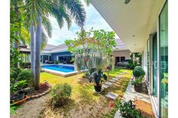 5 Bed 5 Bath Modern Villa in Hua Hin, Cha-Am For Sale