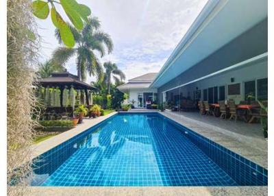 5 Bed 5 Bath Modern Villa in Hua Hin, Cha-Am For Sale