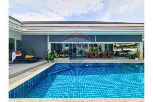 5 Bed 5 Bath Modern Villa in Hua Hin, Cha-Am For Sale