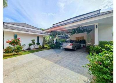 5 Bed 5 Bath Modern Villa in Hua Hin, Cha-Am For Sale