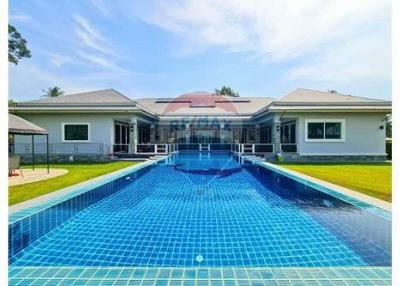 5 Bed 6 Bath Luxury Private Pool Villa in Hua Hin, Thap Tai For Sale