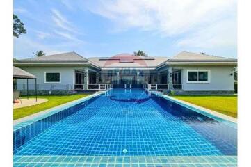 5 Bed 6 Bath Luxury Private Pool Villa in Hua Hin, Thap Tai For Sale