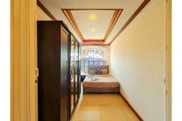 5 Bed 3 Bath Two Storey, Nice Private Villa in Hua Hin Soi 6 Fir Sale