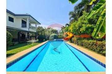 5 Bed 3 Bath Two Storey, Nice Private Villa in Hua Hin Soi 6 Fir Sale