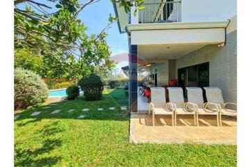 5 Bed 3 Bath Two Storey, Nice Private Villa in Hua Hin Soi 6 Fir Sale