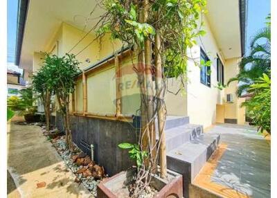 3 Bed 2 Bath Very Good Location House in Hua Hin Soi 88 For Sale
