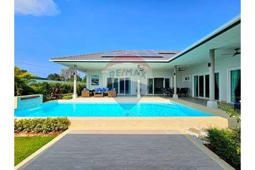 Brand New Luxury Pool Villa (Type A) in Hua Hin Soi 112 For Sale