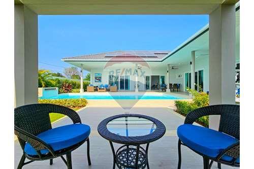 Brand New Luxury Pool Villa (Type A) in Hua Hin Soi 112 For Sale