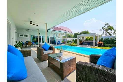 Brand New Luxury Pool Villa (Type A) in Hua Hin Soi 112 For Sale