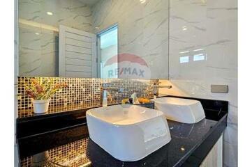 Brand New Luxury Pool Villa (Type A) in Hua Hin Soi 112 For Sale