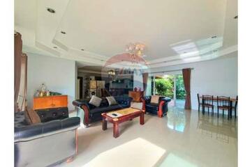 3 Bed 2 Bath Stunning Lake View Villa in Hua Hin Soi 112 For Sale