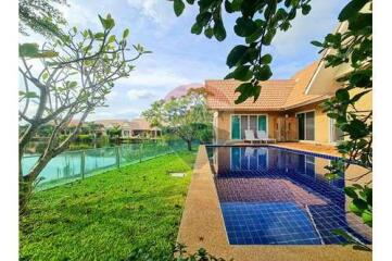 3 Bed 2 Bath Stunning Lake View Villa in Hua Hin Soi 112 For Sale