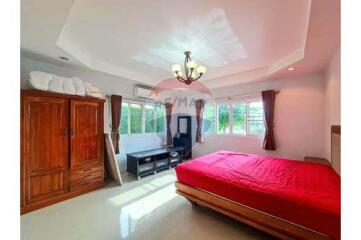 3 Bed 2 Bath Stunning Lake View Villa in Hua Hin Soi 112 For Sale