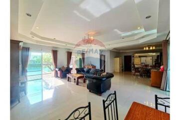 3 Bed 2 Bath Stunning Lake View Villa in Hua Hin Soi 112 For Sale