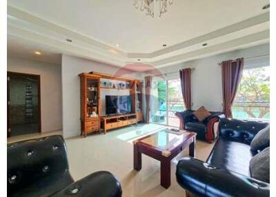 3 Bed 2 Bath Stunning Lake View Villa in Hua Hin Soi 112 For Sale