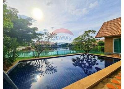 3 Bed 2 Bath Stunning Lake View Villa in Hua Hin Soi 112 For Sale
