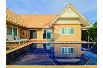 3 Bed 2 Bath Stunning Lake View Villa in Hua Hin Soi 112 For Sale