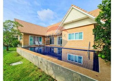 3 Bed 2 Bath Stunning Lake View Villa in Hua Hin Soi 112 For Sale