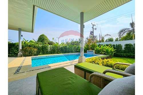 Brand New Luxury Pool Villa (Type B) in Hua Hin Soi 112 For Sale