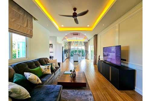 Brand New Luxury Pool Villa (Type B) in Hua Hin Soi 112 For Sale