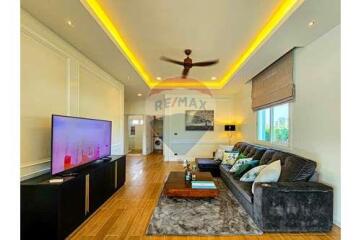 Brand New Luxury Pool Villa (Type B) in Hua Hin Soi 112 For Sale