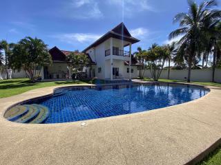 3 Bedrooms House East Pattaya H009646