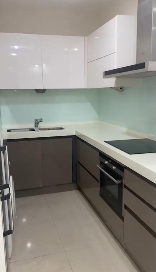 URGENT for rent, 🔥 Q Langsuan, large room, fully furnished, ready to move! GEN 096-610-4566