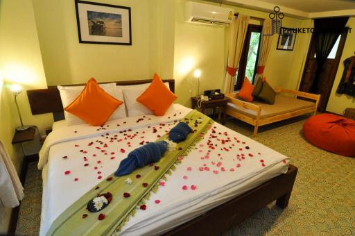 24 Room Boutique Resort & Spa in Chalong + Nearby Shophouse (Value 4M THB).