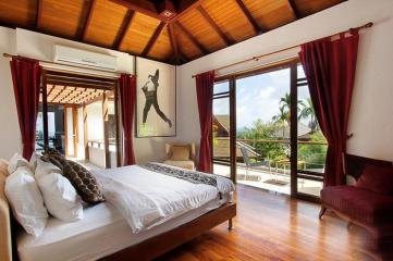 Ultra Luxurious Sea View Villa in the Hills of Surin