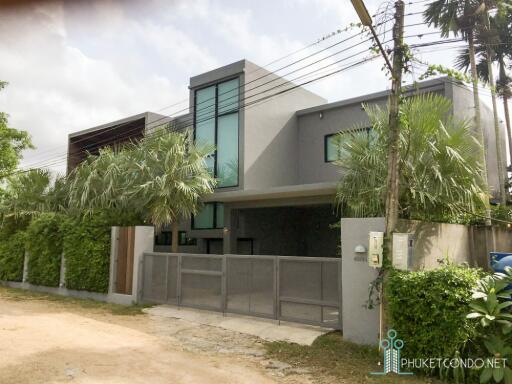 New Modern Private Pool 3 Bedroom Villa in Bangtao