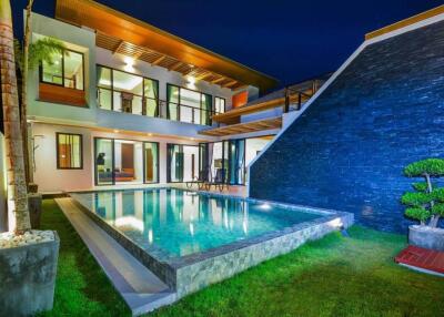 Modern, Luxurious and Beautiful Pool Villa For Sales In Rawai.