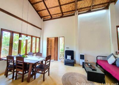 3 Bedroom Beach Style House with Jacuzzi Pool  Near Thai Boxing in Chalong