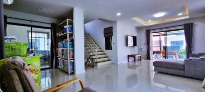 Single House for Rent in Sri Racha