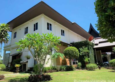 4-Bedroom Lagoon & Golf View Freehold Villa in Laguna Homes