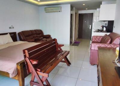 Wongamat Tower Condo Studio for Rent