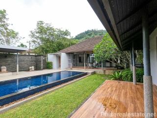 Amazing Golf Course Pool Villa for Sale in Kathu