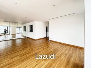 2 Bed 3 Bath 190 SQ.M Baan Yen Akard