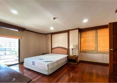 Pet-Friendly  2 Bedrooms Homey Style Apartment in Low-Rise Building, Thonglor - 920071001-12382