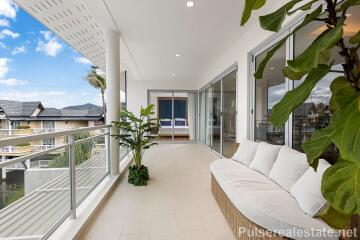 Brand New Laguna Residence Penthouse, Private Rooftop Pool, Just Steps to the Beach