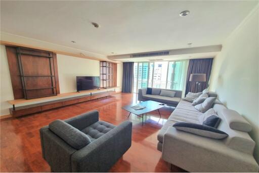 Penthouse Duplex for Rent: Pet-Friendly & Steps Away from BTS Phrom Phong