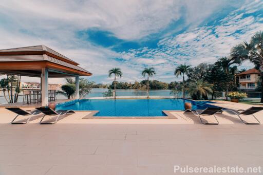 Exclusive Lakefront 5 Bedroom Villa for Sale in Land & House Park, Chalong, Phuket